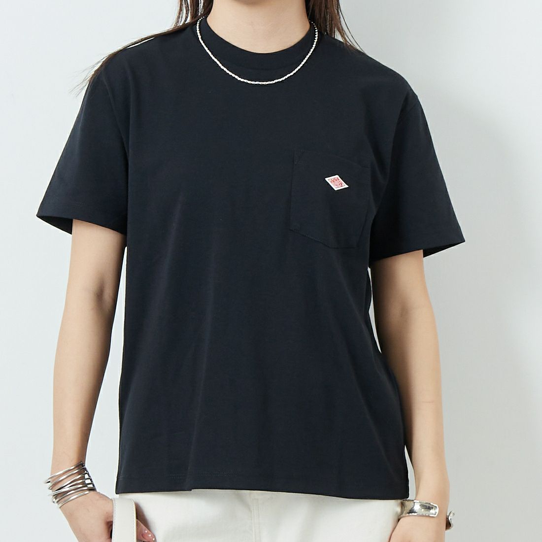 DANTON [ダントン] ソリッド ポケットTシャツ [DT-C0197TCB] BLACK &&モデル身長：167cm 着用サイズ：S&&