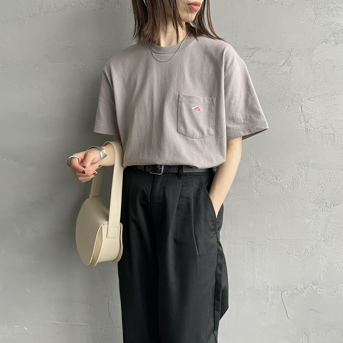 DANTON [ダントン] ソリッド ポケットTシャツ [DT-C0197TCB] LT.GREY &&モデル身長：158cm 着用サイズ：M&&