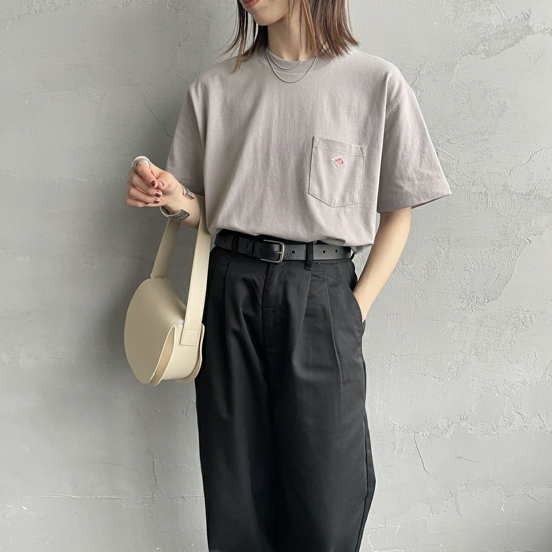 DANTON [ダントン] ソリッド ポケットTシャツ [DT-C0197TCB] LT.GREY &&モデル身長：158cm 着用サイズ：M&&