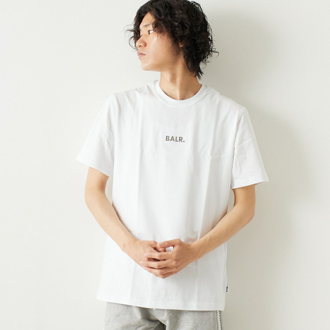 BALR. [ボーラー] ブラックレーベルクラシックストレートTシャツ [B10003] WHITE &&モデル身長：182cm 着用サイズ：L&&