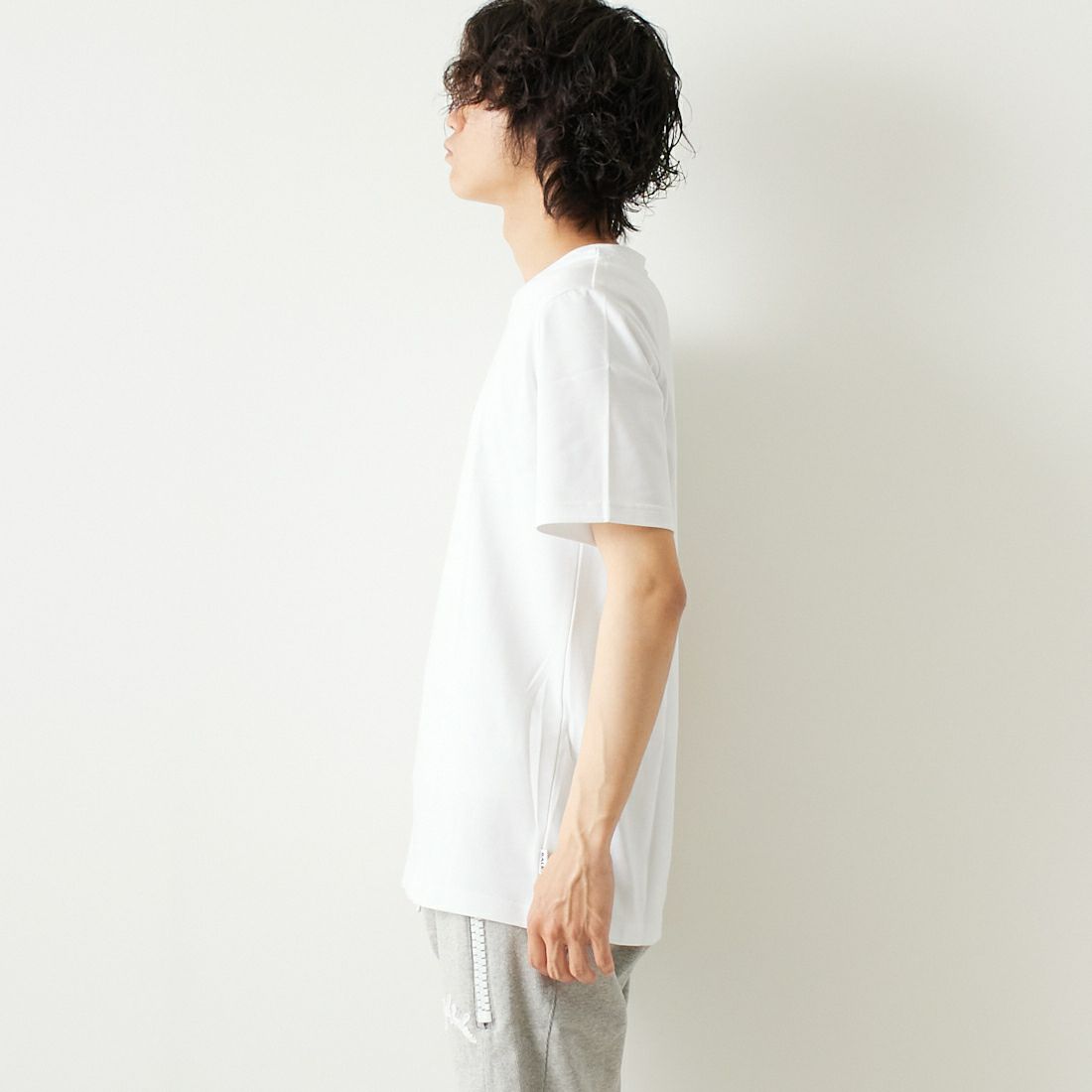 BALR. [ボーラー] ブラックレーベルクラシックストレートTシャツ [B10003] WHITE &&モデル身長：182cm 着用サイズ：L&&