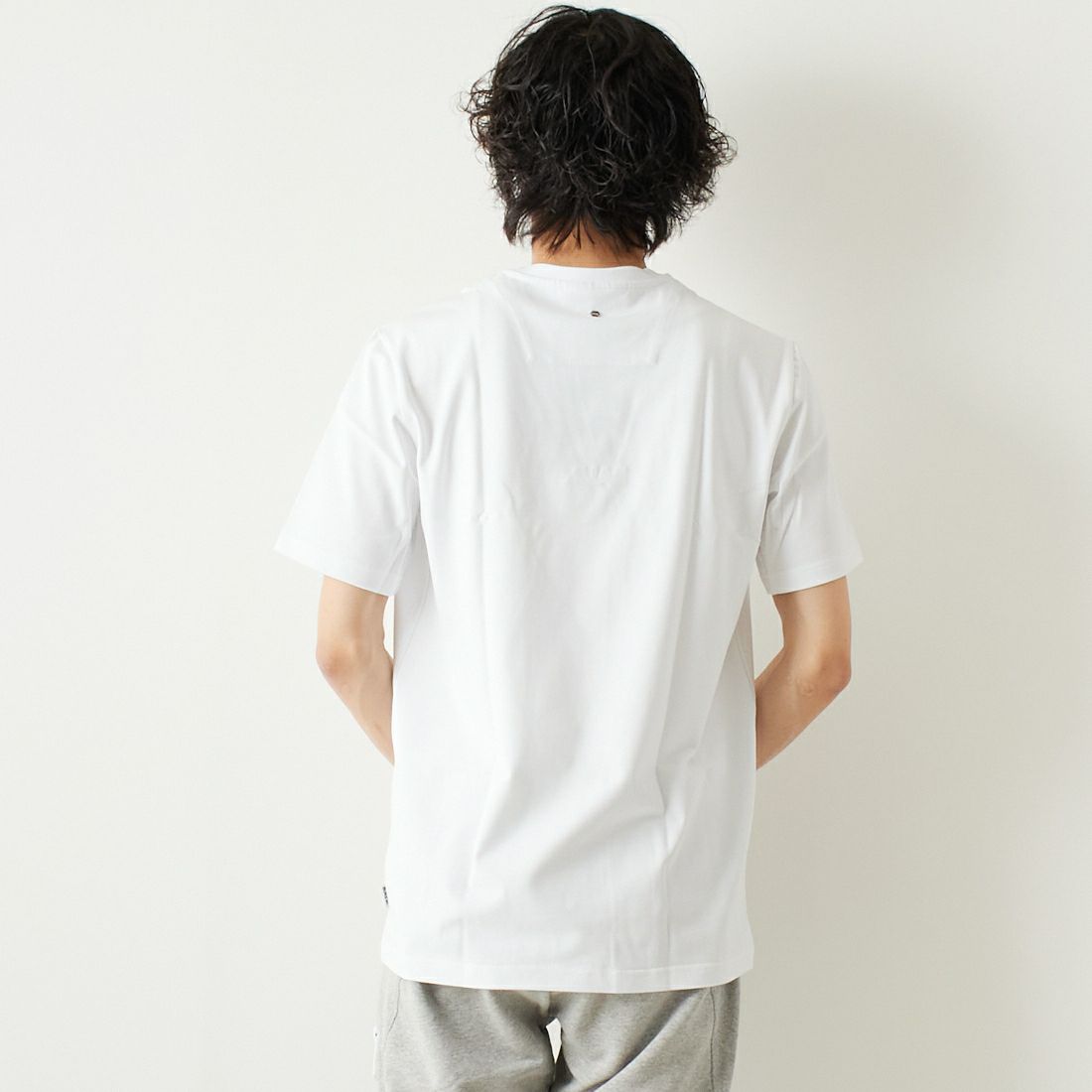 BALR. [ボーラー] ブラックレーベルクラシックストレートTシャツ [B10003] WHITE &&モデル身長：182cm 着用サイズ：L&&