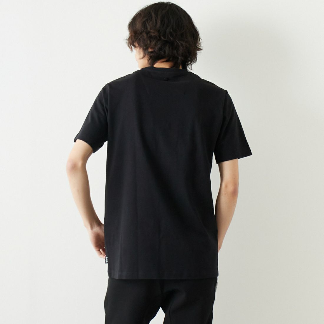 BALR. [ボーラー] ブラックレーベルクラシックストレートTシャツ [B10003] BLACK &&モデル身長：182cm 着用サイズ：L&&