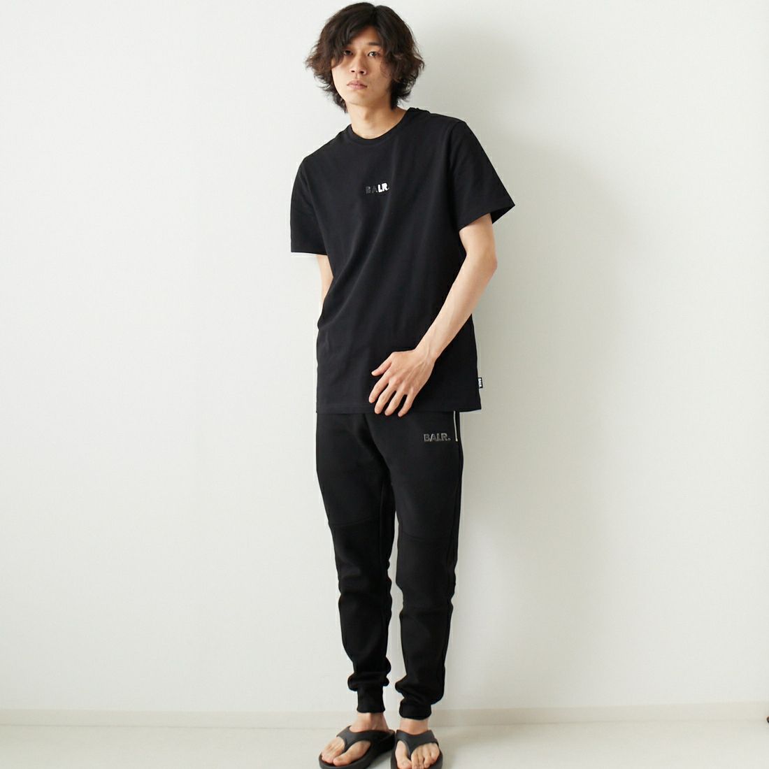 BALR. [ボーラー] ブラックレーベルクラシックストレートTシャツ [B10003] BLACK &&モデル身長：182cm 着用サイズ：L&&