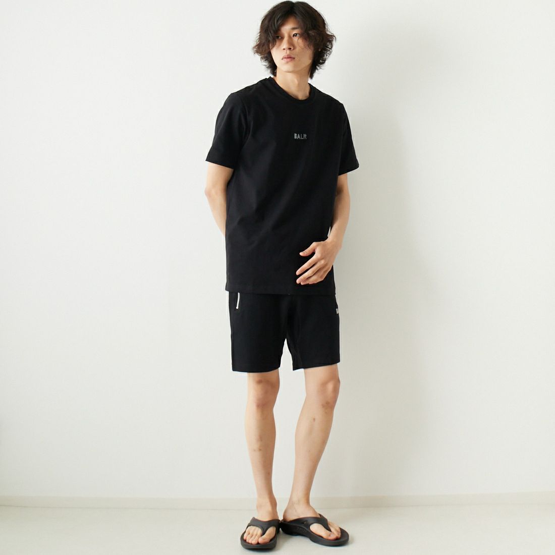 BALR. [ボーラー] ブラックレーベルクラシックストレートTシャツ [B10003] BLACK &&モデル身長：182cm 着用サイズ：L&&