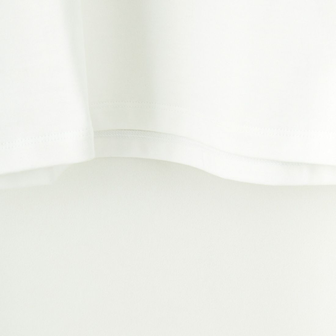 A.P.C. [アー・ペー・セー] 別注 ロゴ刺繍Tシャツ [BRODE-LOGO-JF] WHT/BGE