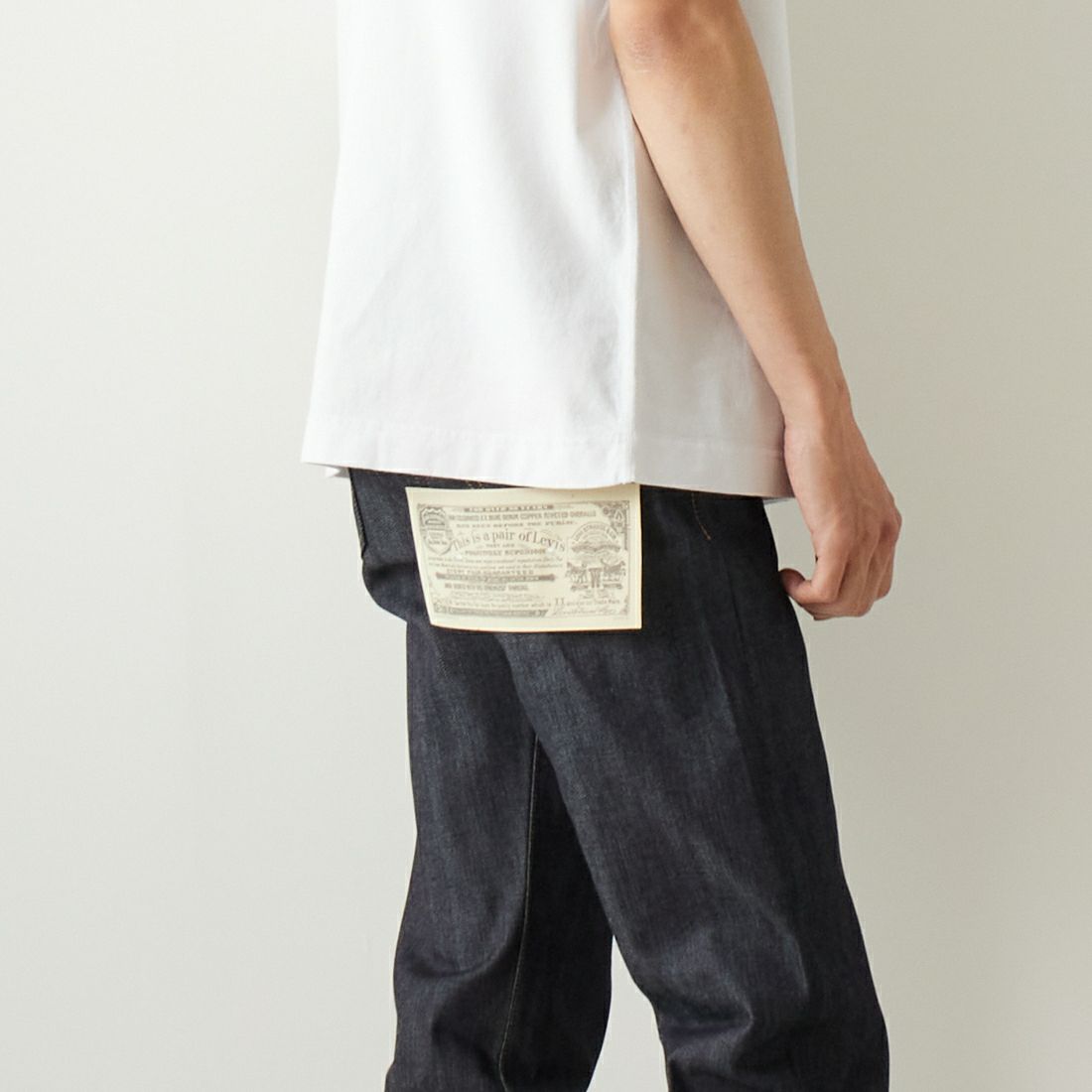 LEVIS Vintage Clothing [リーバイス ヴィンテージ クロージング] 1947年モデル501 [47501-02] 24 RIGID &&モデル身長：182cm 着用サイズ：30&&