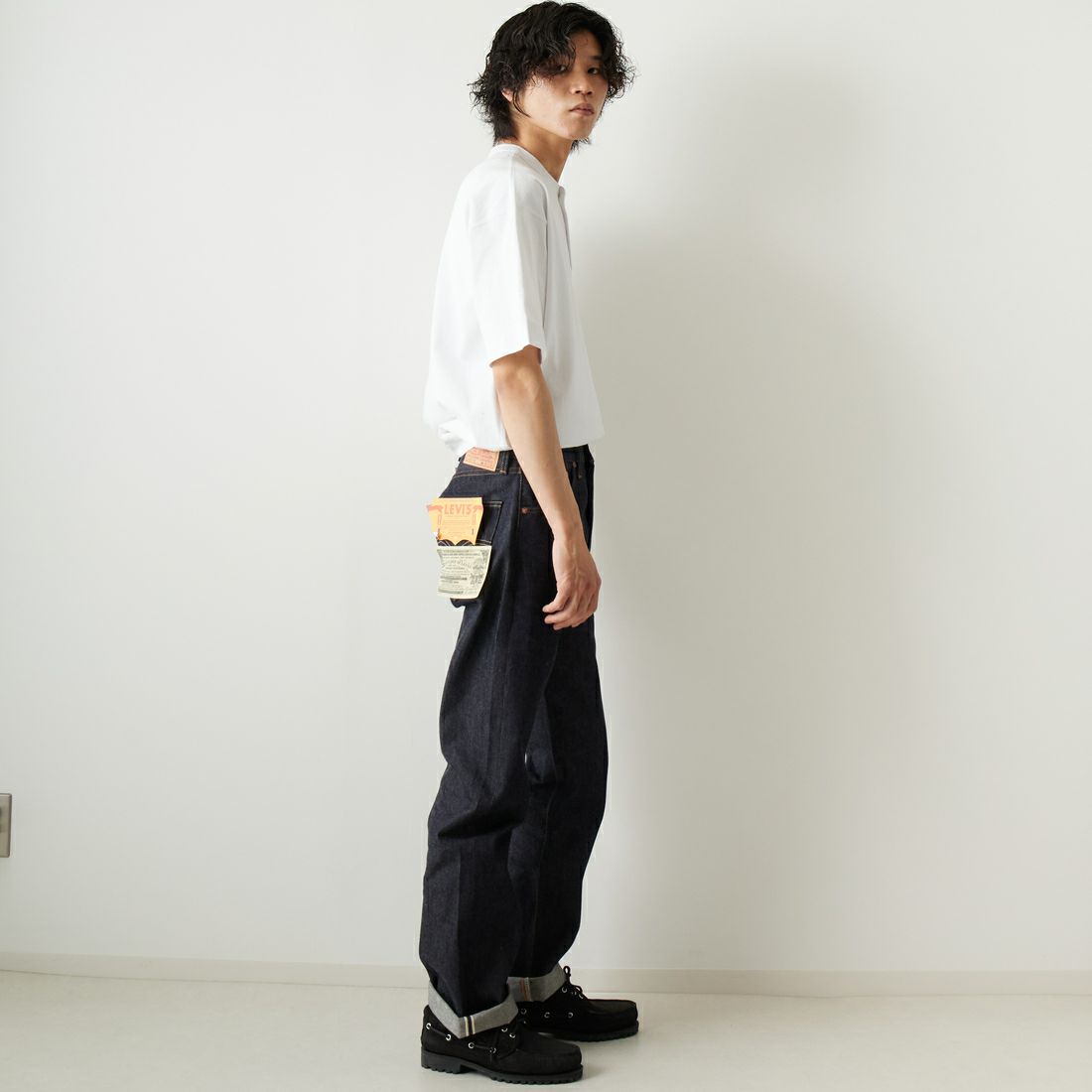 LEVIS Vintage Clothing [リーバイス ヴィンテージ クロージング] 1955モデル 501 [50155-00] 79 RIGID &&モデル身長：182cm 着用サイズ：30&&