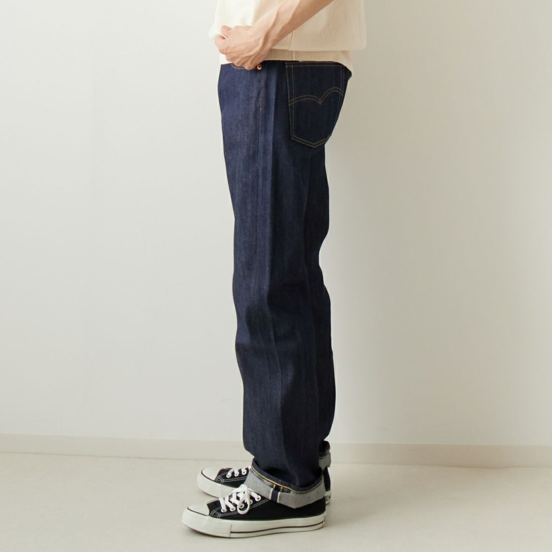 LEVIS Vintage Clothing [リーバイス ヴィンテージ クロージング] 1966モデル 501 [66501-01] 46 RIGID &&モデル身長：182cm 着用サイズ：31&&