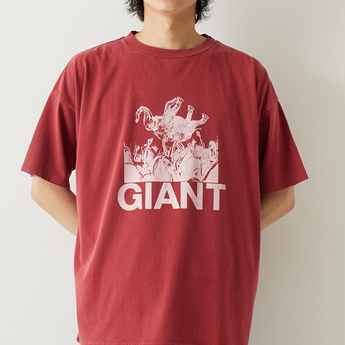 REMI RELIEF [レミレリーフ] 別注 20天竺プリントTシャツ GIANT [RN24329271-JF] RED &&モデル身長：182cm 着用サイズ：M&&