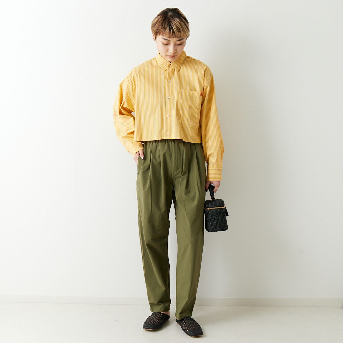 UNIVERSAL OVERALL [ユニバーサルオーバーオール] 別注 MAKINO ガーデナーパンツ [U2313606IN-JF] OLIVE &&モデル身長：160cm 着用サイズ：S&&