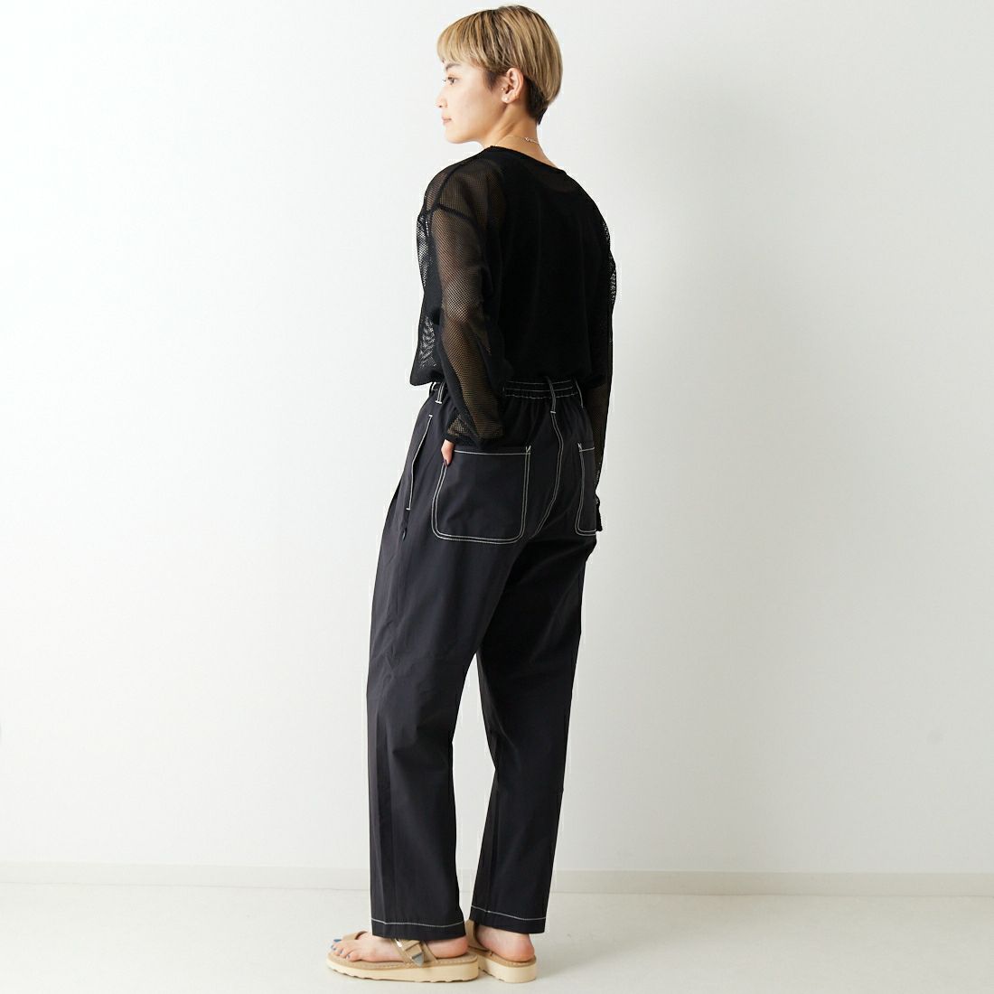 UNIVERSAL OVERALL [ユニバーサルオーバーオール] 別注 MAKINO ガーデナーパンツ [U2313606IN-JF] BLACK &&モデル身長：160cm 着用サイズ：S&&