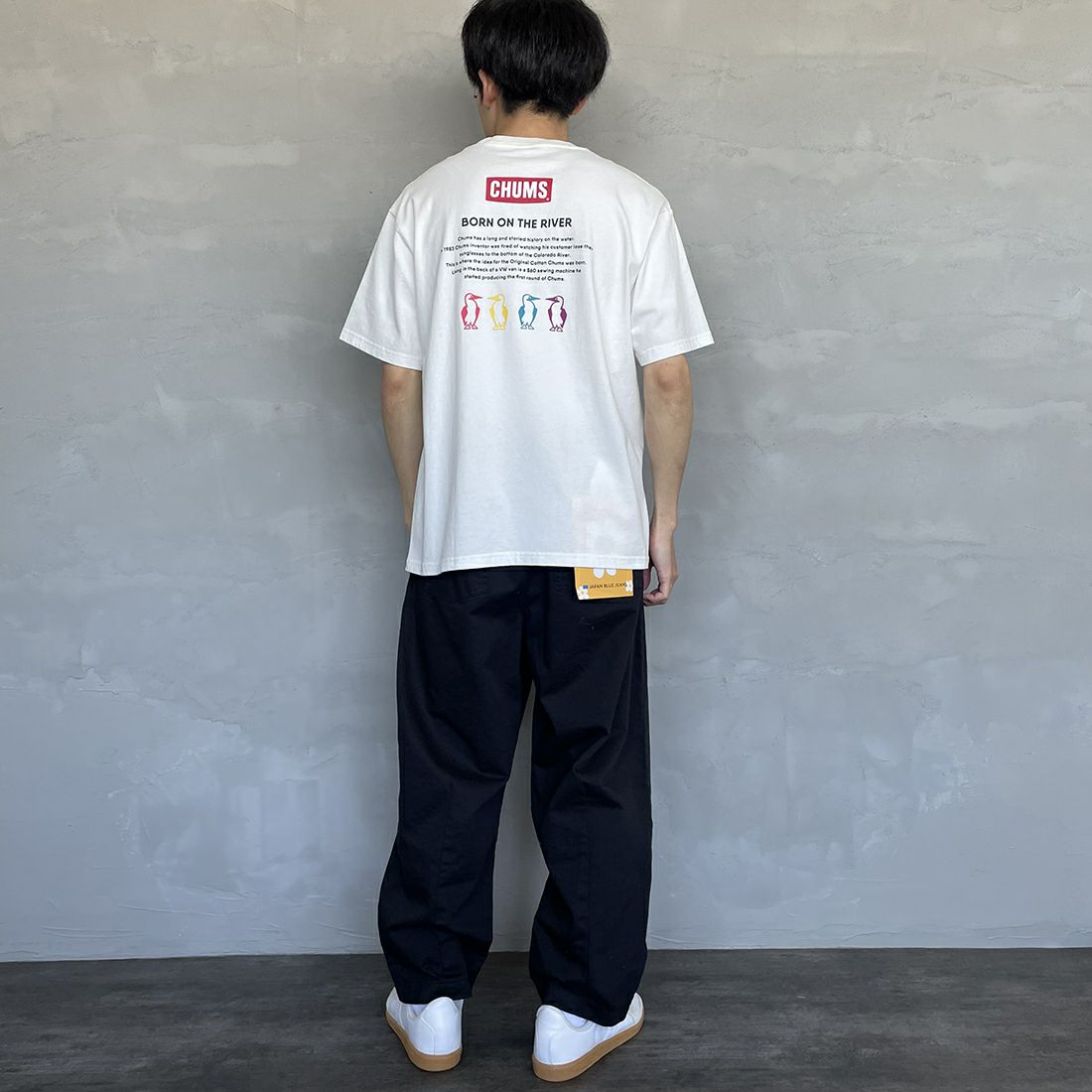 CHUMS [チャムス] 別注 ヒストリーロゴ バックプリントTシャツ [CH01-2311-JF] W001 WHITE &&モデル身長：168cm 着用サイズ：XL&&