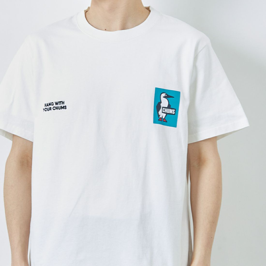 CHUMS [チャムス] 別注 ヒストリーロゴ バックプリントTシャツ [CH01-2311-JF] W001 WHITE &&モデル身長：168cm 着用サイズ：L&&