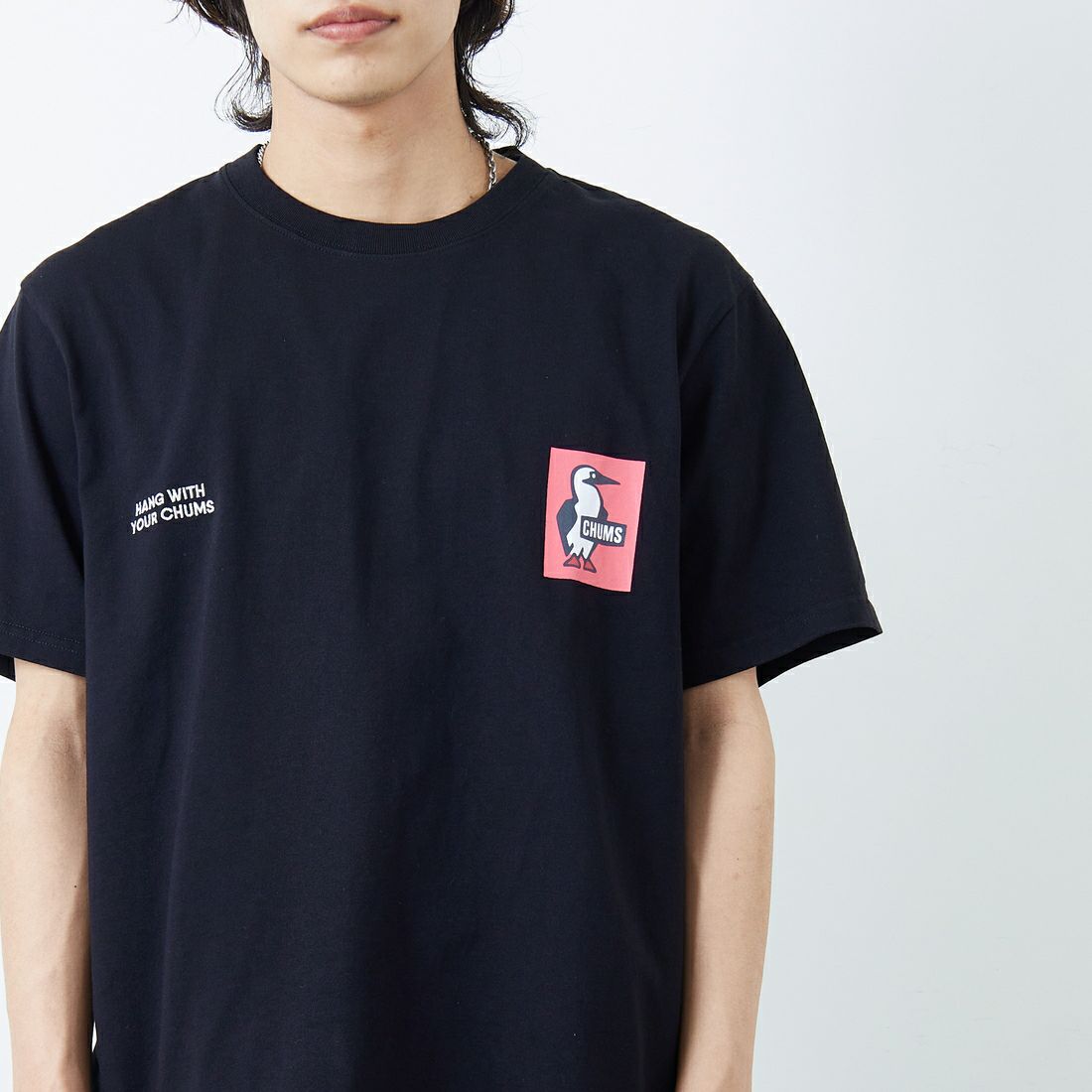 CHUMS [チャムス] 別注 ヒストリーロゴ バックプリントTシャツ [CH01-2311-JF] K001 BLACK &&モデル身長：178cm 着用サイズ：XXL&&