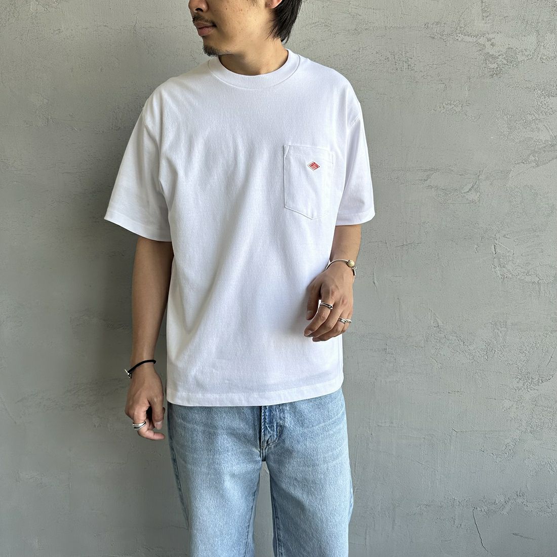 WHITE&&モデル身長：173cm 着用サイズ：XL&&