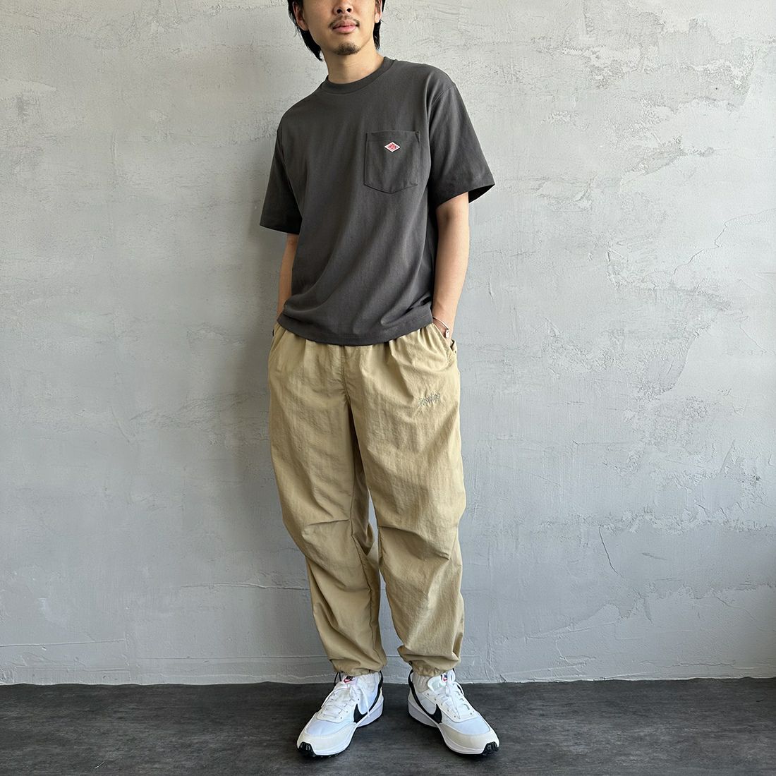 DANTON [ダントン] 半袖ポケットTシャツ [DT-C0198TCB] COAL GREY &&モデル身長：173cm 着用サイズ：M&&