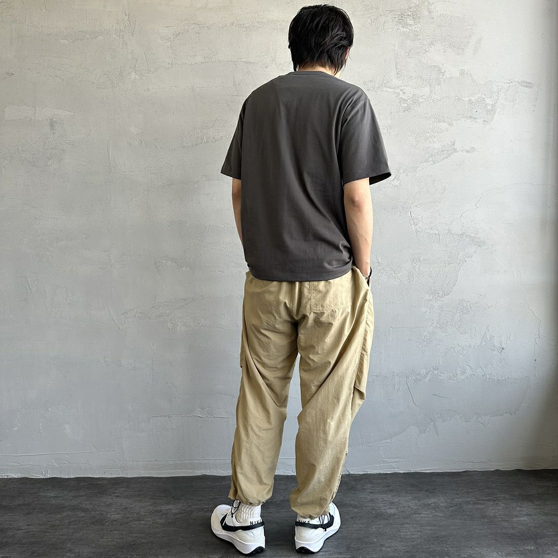DANTON [ダントン] 半袖ポケットTシャツ [DT-C0198TCB] COAL GREY &&モデル身長：173cm 着用サイズ：M&&