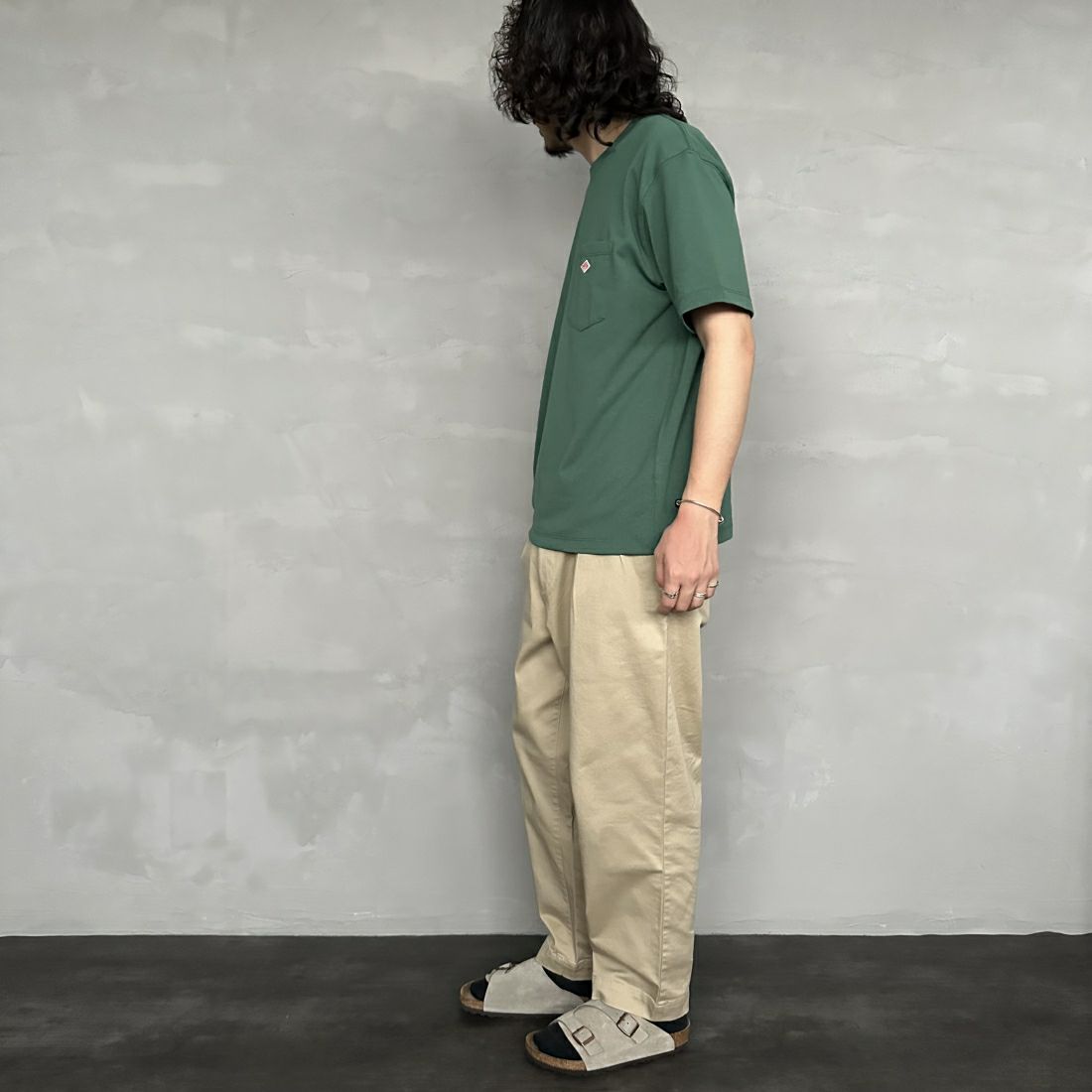 DANTON [ダントン] 半袖ポケットTシャツ [DT-C0198TCB] DK.GREEN &&モデル身長：173cm 着用サイズ：L&&