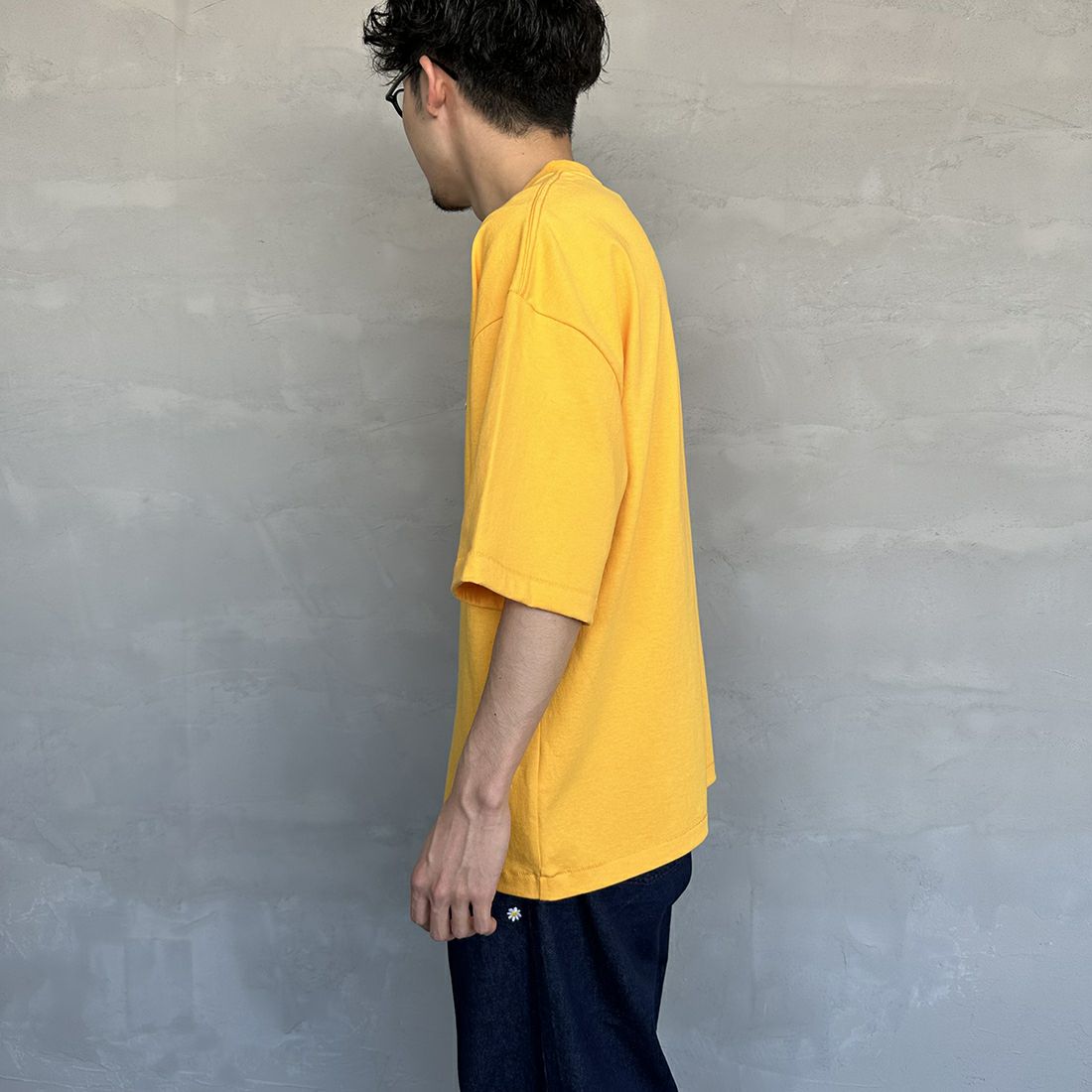 THE FOX [ザフォックス] 別注 ワンポイントロゴTシャツ [PN23S015-JF] YELLOW &&モデル身長：168cm 着用サイズ：M&&