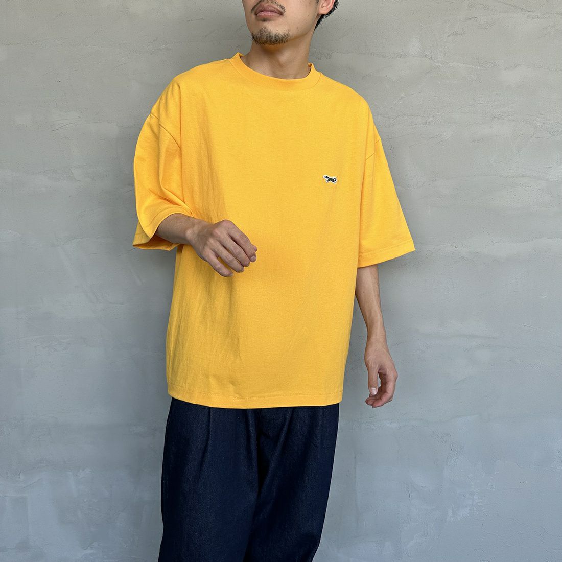 THE FOX [ザフォックス] 別注 ワンポイントロゴTシャツ [PN23S015-JF] YELLOW &&モデル身長：168cm 着用サイズ：M&&