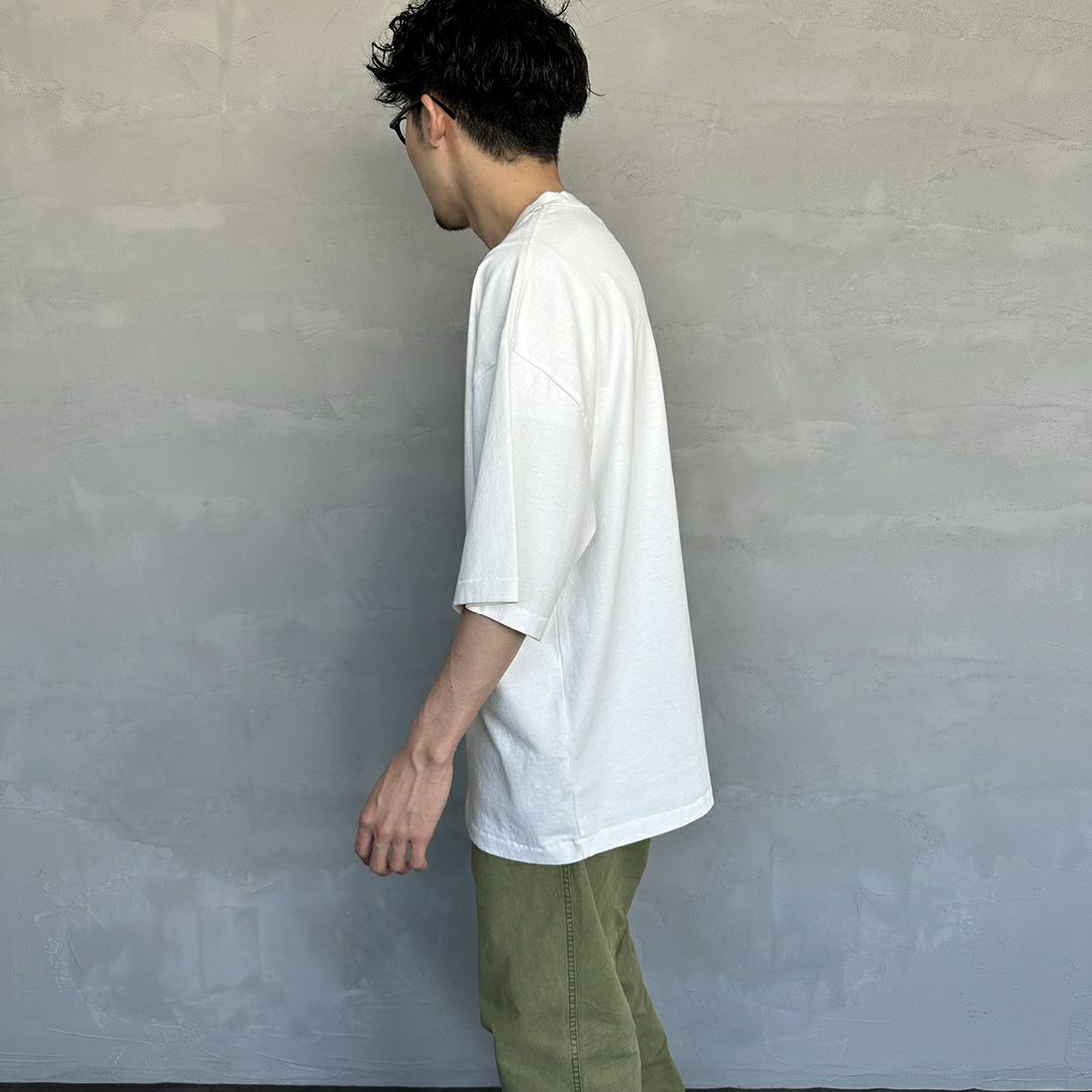 THE FOX [ザフォックス] 別注 ワンポイントロゴTシャツ [PN23S015-JF] WHITE &&モデル身長：168cm 着用サイズ：L&&