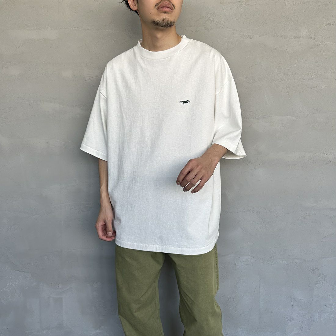 THE FOX [ザフォックス] 別注 ワンポイントロゴTシャツ [PN23S015-JF] WHITE &&モデル身長：168cm 着用サイズ：L&&