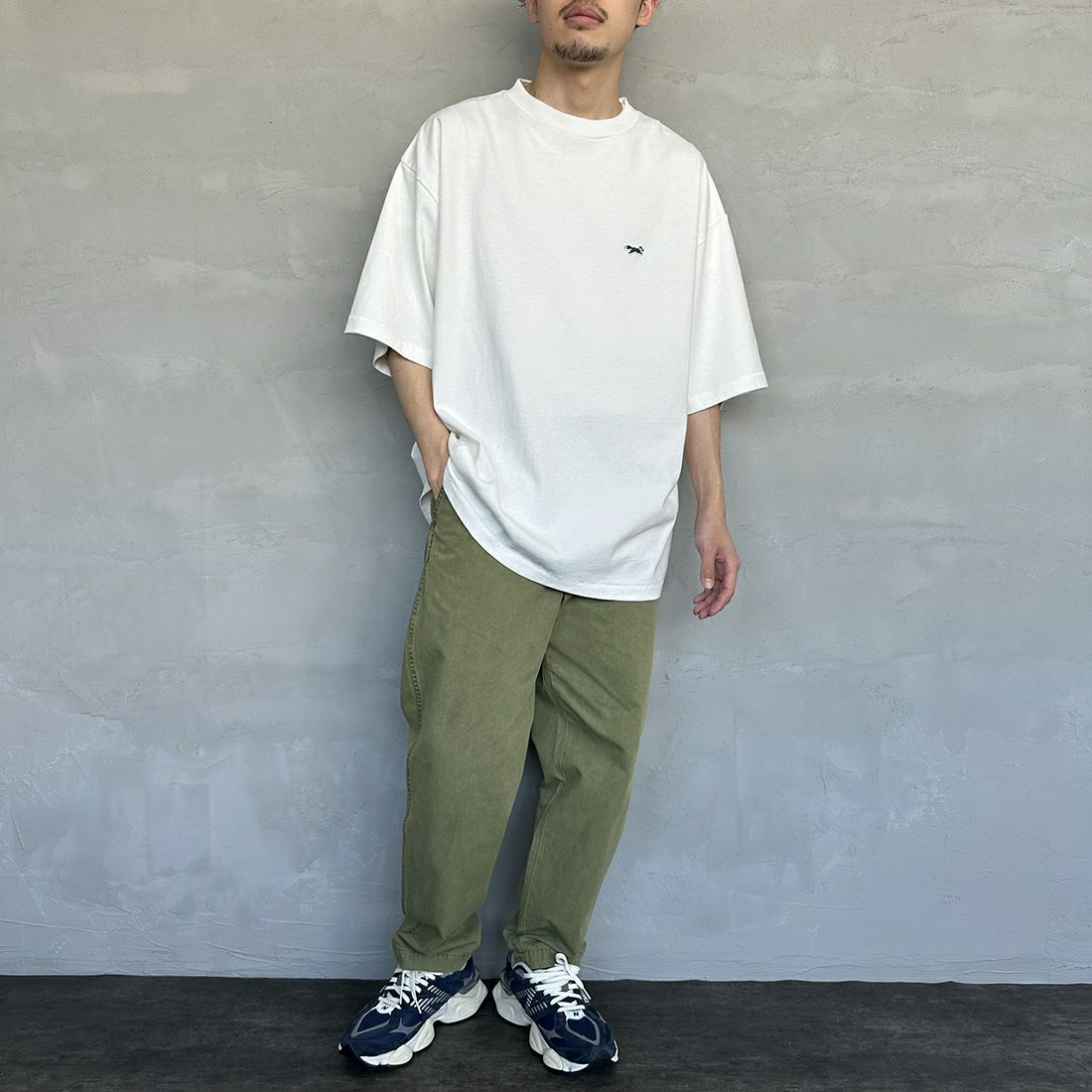 THE FOX [ザフォックス] 別注 ワンポイントロゴTシャツ [PN23S015-JF] WHITE &&モデル身長：168cm 着用サイズ：L&&