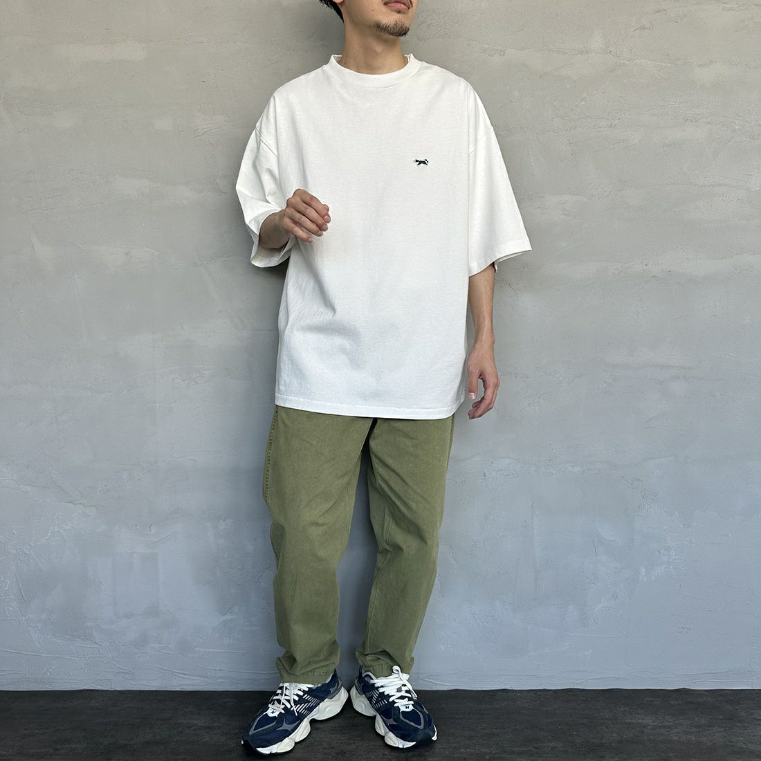 THE FOX [ザフォックス] 別注 ワンポイントロゴTシャツ [PN23S015-JF] WHITE &&モデル身長：168cm 着用サイズ：L&&