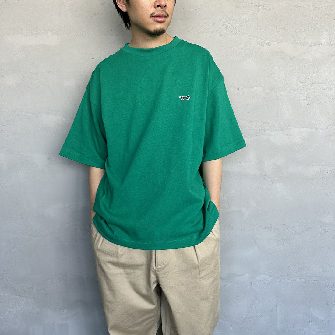 THE FOX [ザフォックス] 別注 ワンポイントロゴTシャツ [PN23S015-JF] GREEN &&モデル身長：173cm 着用サイズ：M&&