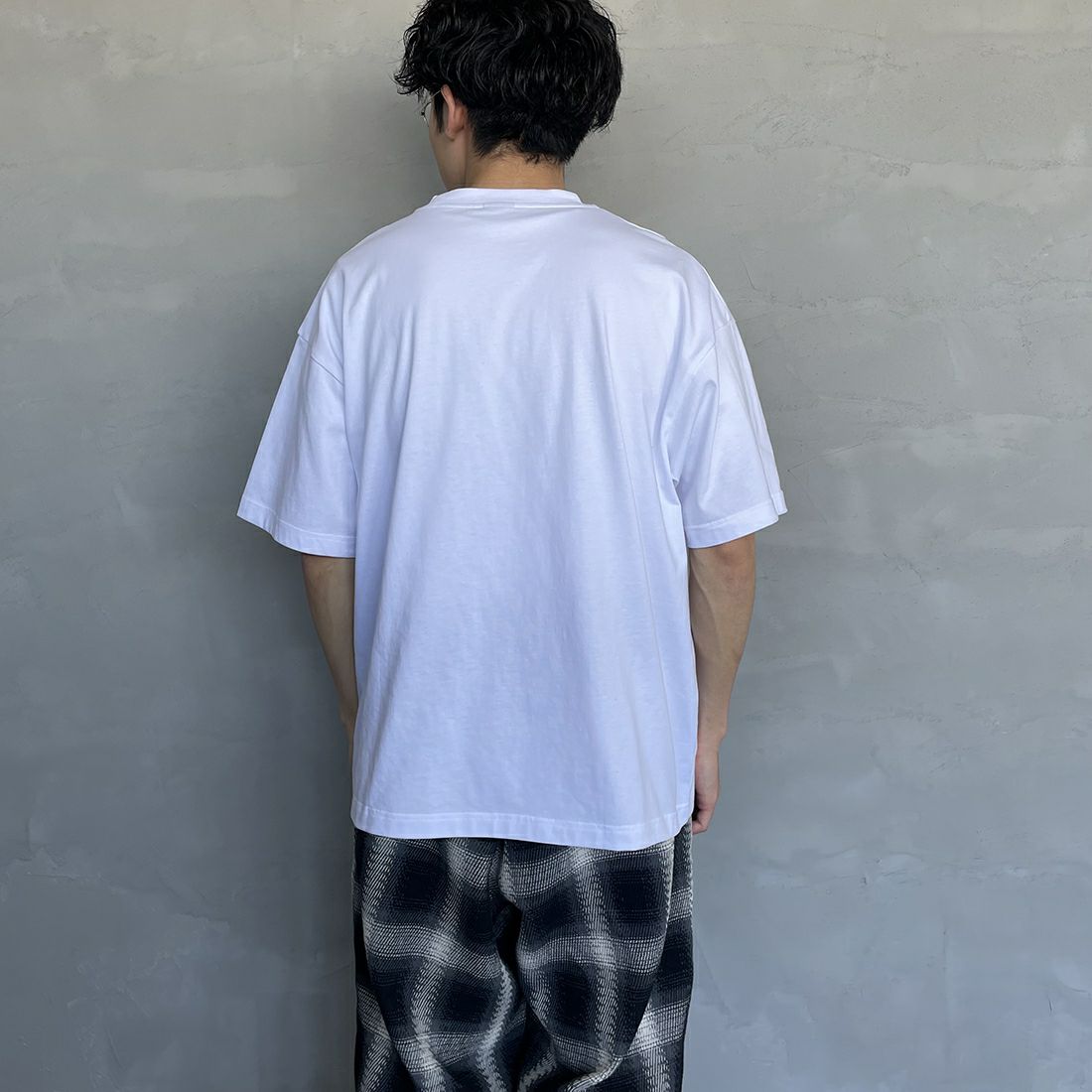 Fanatics [ファナティクス] 別注 MLB 3連ワンポイントロゴ刺繍 ショートスリーブTシャツ [ML0123SS0014-JF] AS WHITE &&モデル身長：168cm 着用サイズ：L&&