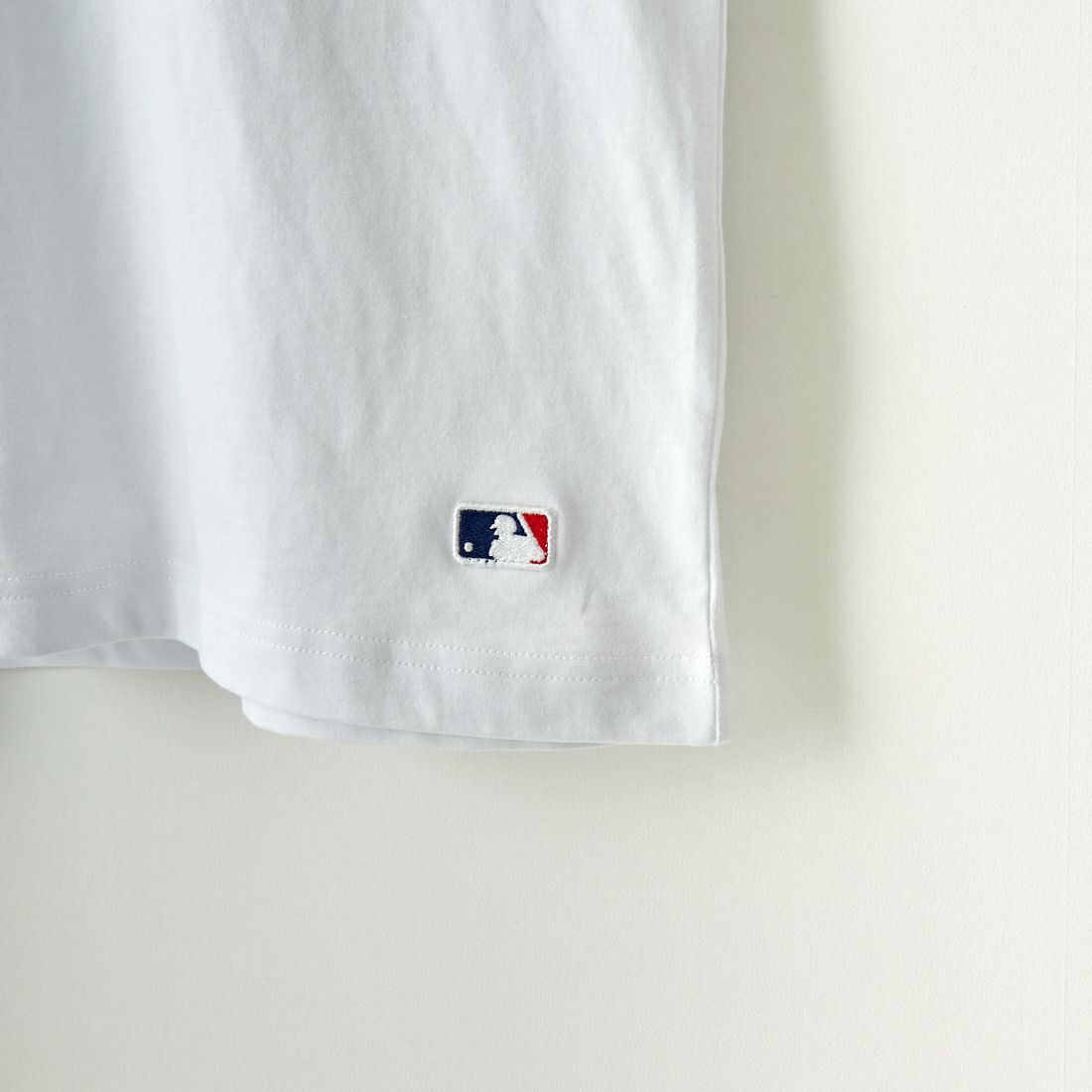 Fanatics [ファナティクス] 別注 MLB 3連ワンポイントロゴ刺繍 ショートスリーブTシャツ [ML0123SS0014-JF] AS WHITE
