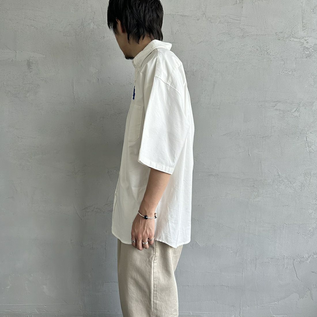 Fanatics [ファナティクス] 別注 MLB ワンポイント刺繍ロゴ ボタンダウンシャツ [ML2123SS0011-JF] LA WHITE &&モデル身長：173cm 着用サイズ：XXL&&