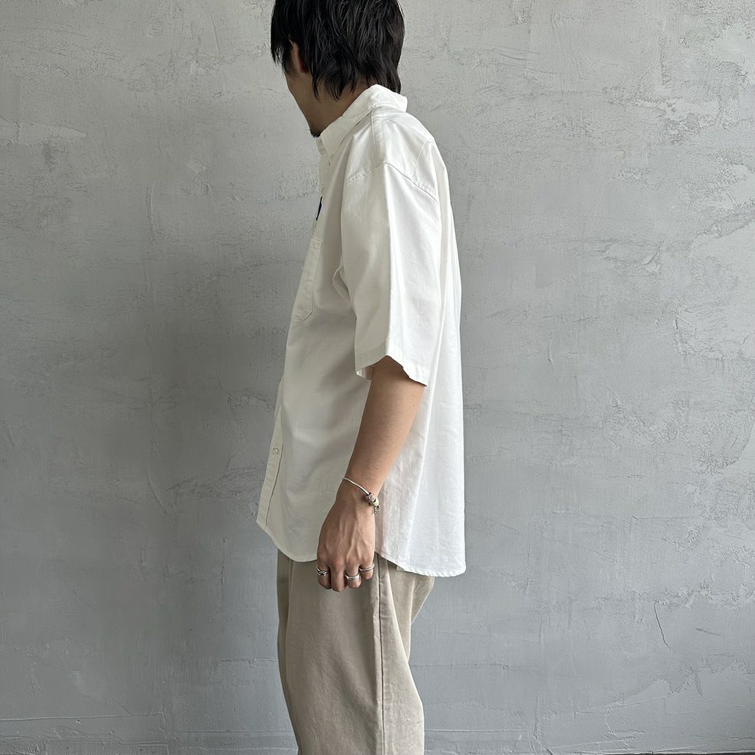 Fanatics [ファナティクス] 別注 MLB ワンポイント刺繍ロゴ ボタンダウンシャツ [ML2123SS0011-JF] LA WHITE &&モデル身長：173cm 着用サイズ：XL&&