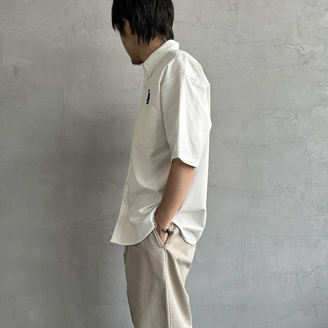 Fanatics [ファナティクス] 別注 MLB ワンポイント刺繍ロゴ ボタンダウンシャツ [ML2123SS0011-JF] LA WHITE &&モデル身長：173cm 着用サイズ：L&&