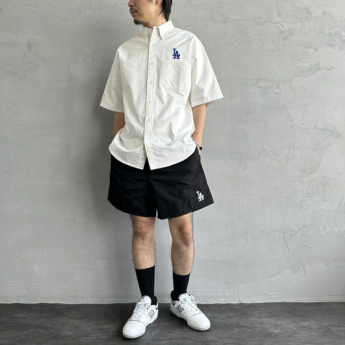 Fanatics [ファナティクス] 別注 MLB ワンポイント刺繍ロゴ ボタンダウンシャツ [ML2123SS0011-JF] LA WHITE &&モデル身長：173cm 着用サイズ：L&&