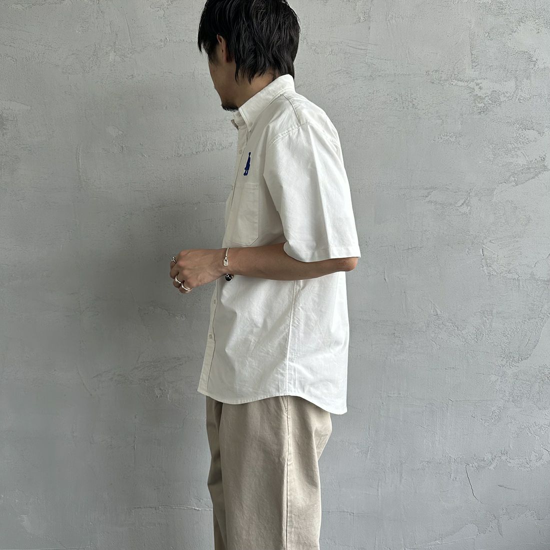 Fanatics [ファナティクス] 別注 MLB ワンポイント刺繍ロゴ ボタンダウンシャツ [ML2123SS0011-JF] LA WHITE &&モデル身長：173cm 着用サイズ：M&&