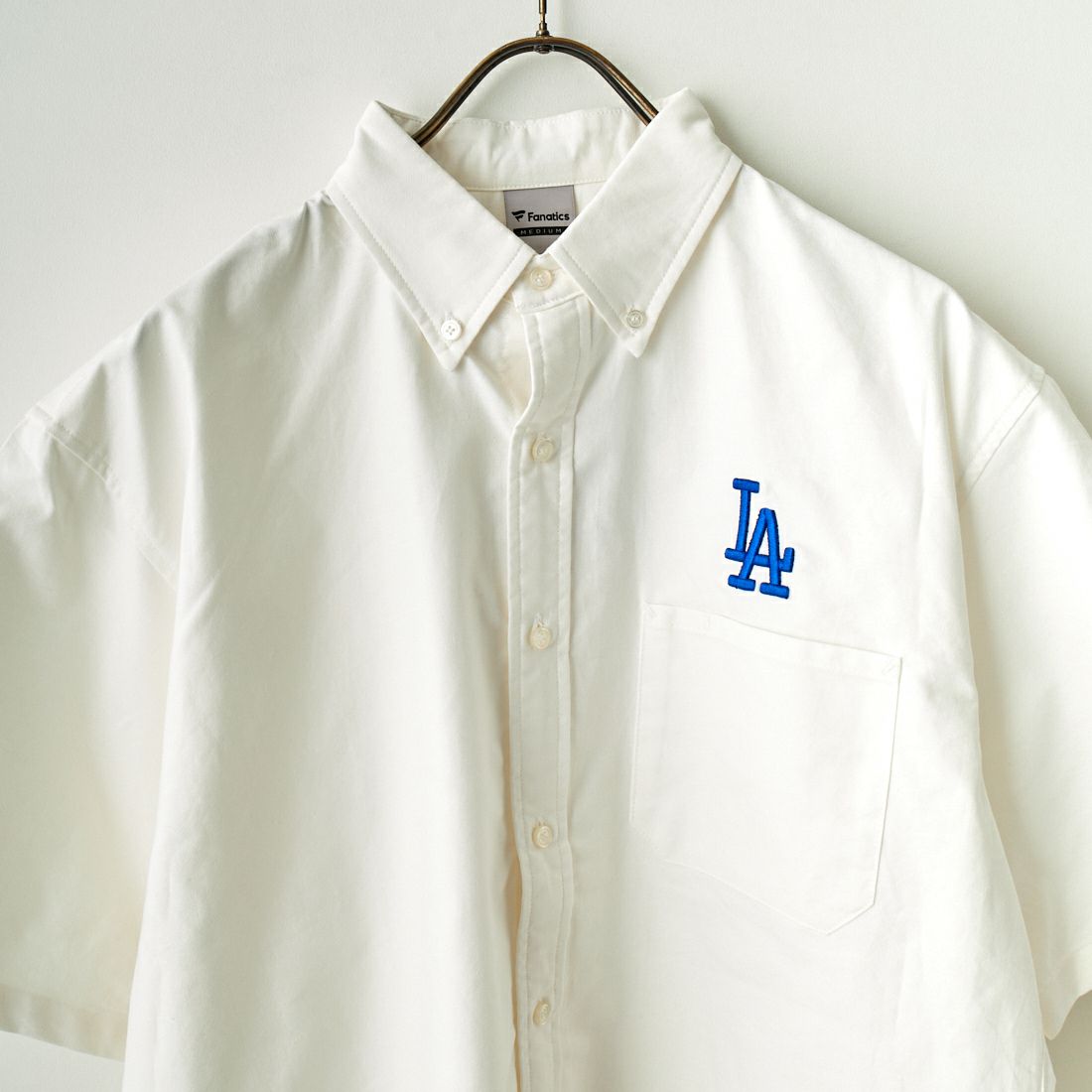 Fanatics [ファナティクス] 別注 MLB ワンポイント刺繍ロゴ ボタンダウンシャツ [ML2123SS0011-JF] LA WHITE