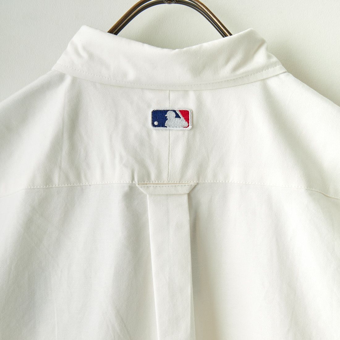 Fanatics [ファナティクス] 別注 MLB ワンポイント刺繍ロゴ ボタンダウンシャツ [ML2123SS0011-JF] LA WHITE