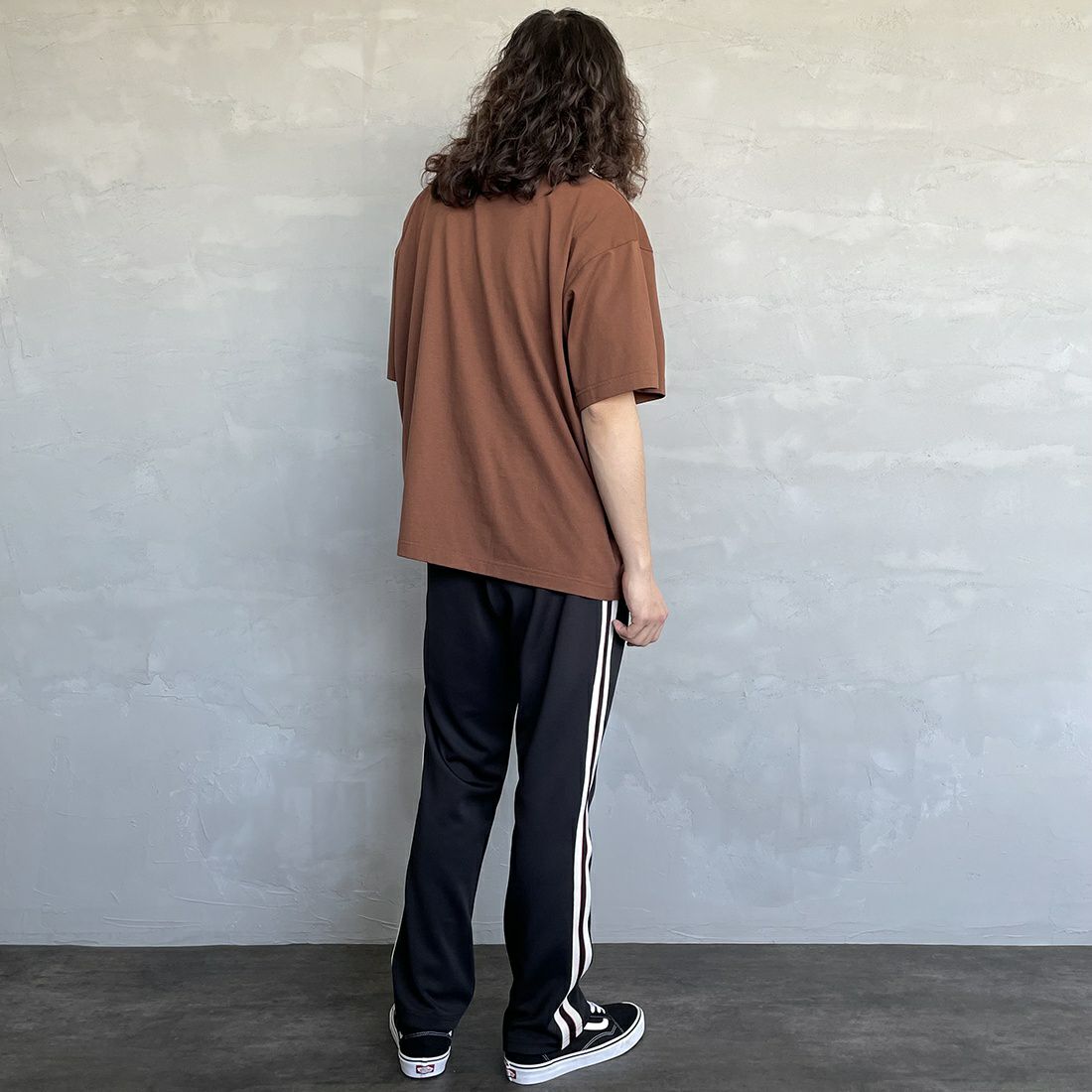Fanatics [ファナティクス] 別注 MLB 3連ワンポイントロゴ刺繍 ショートスリーブTシャツ [ML0123SS0015-JF] SD BROWN&&モデル身長：173cm 着用サイズ：L&&