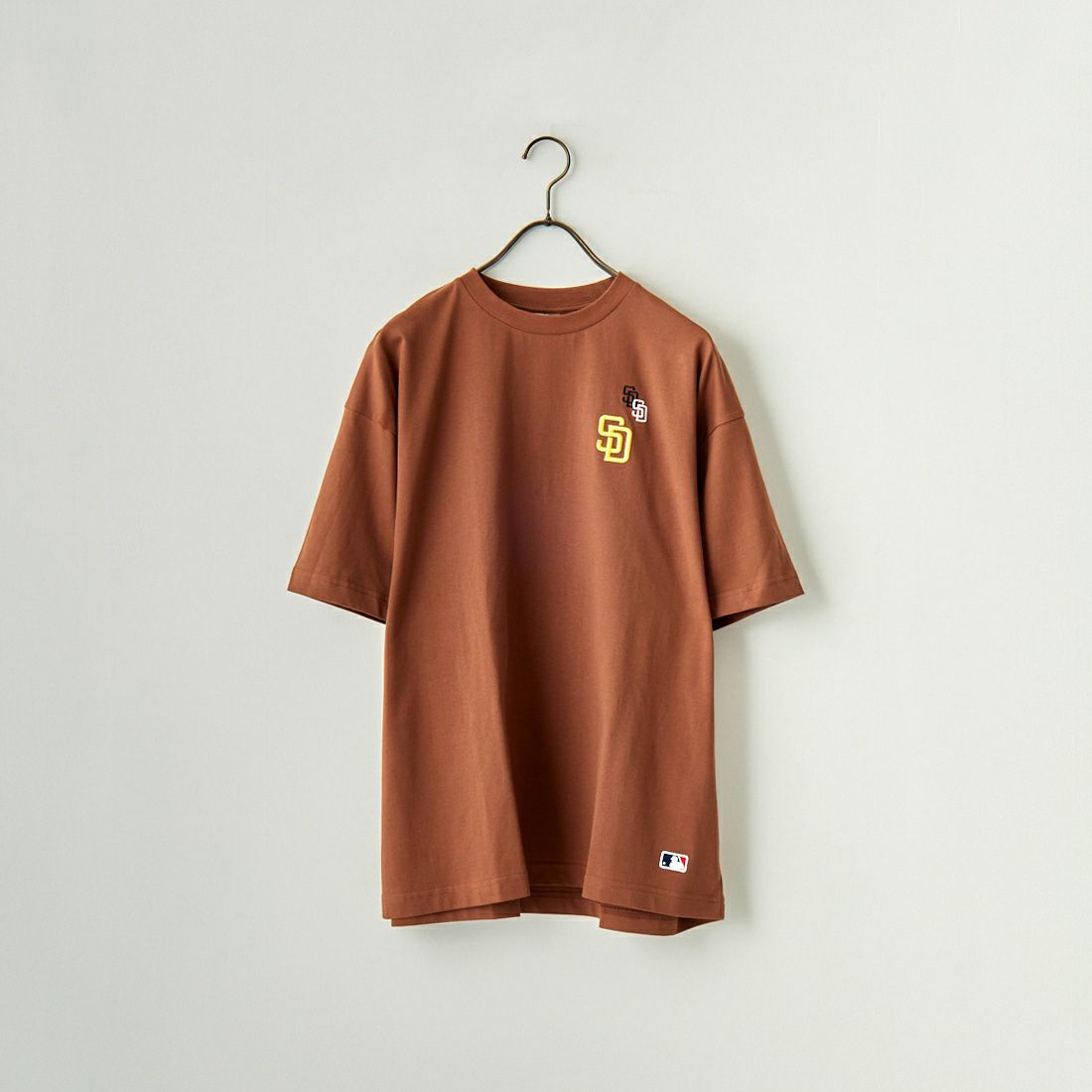 Fanatics [ファナティクス] 別注 MLB 3連ワンポイントロゴ刺繍 ショートスリーブTシャツ [ML0123SS0015-JF] SD BROWN