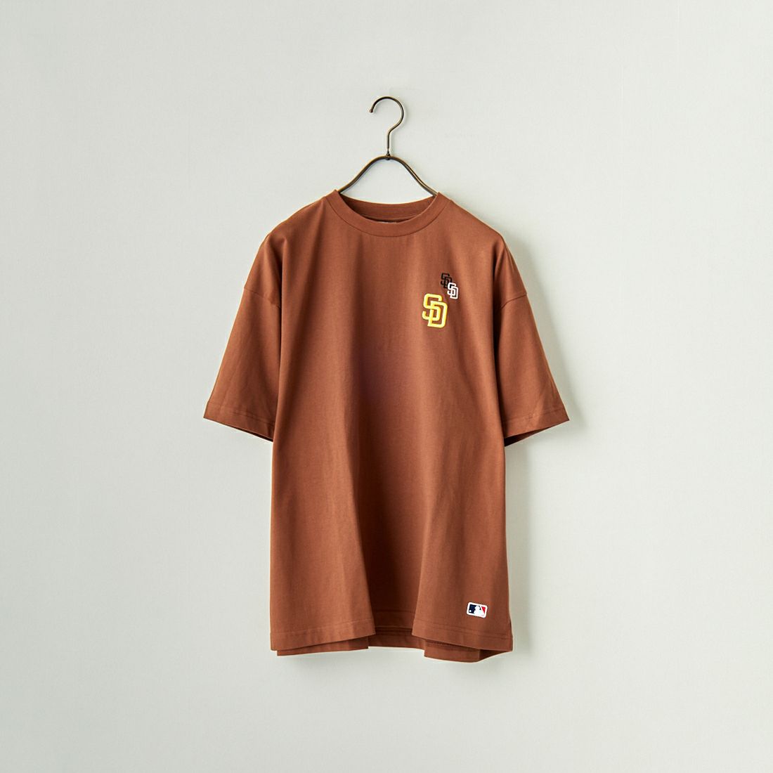 Fanatics [ファナティクス] 別注 MLB 3連ワンポイントロゴ刺繍 ショートスリーブTシャツ [ML0123SS0015-JF] SD BROWN