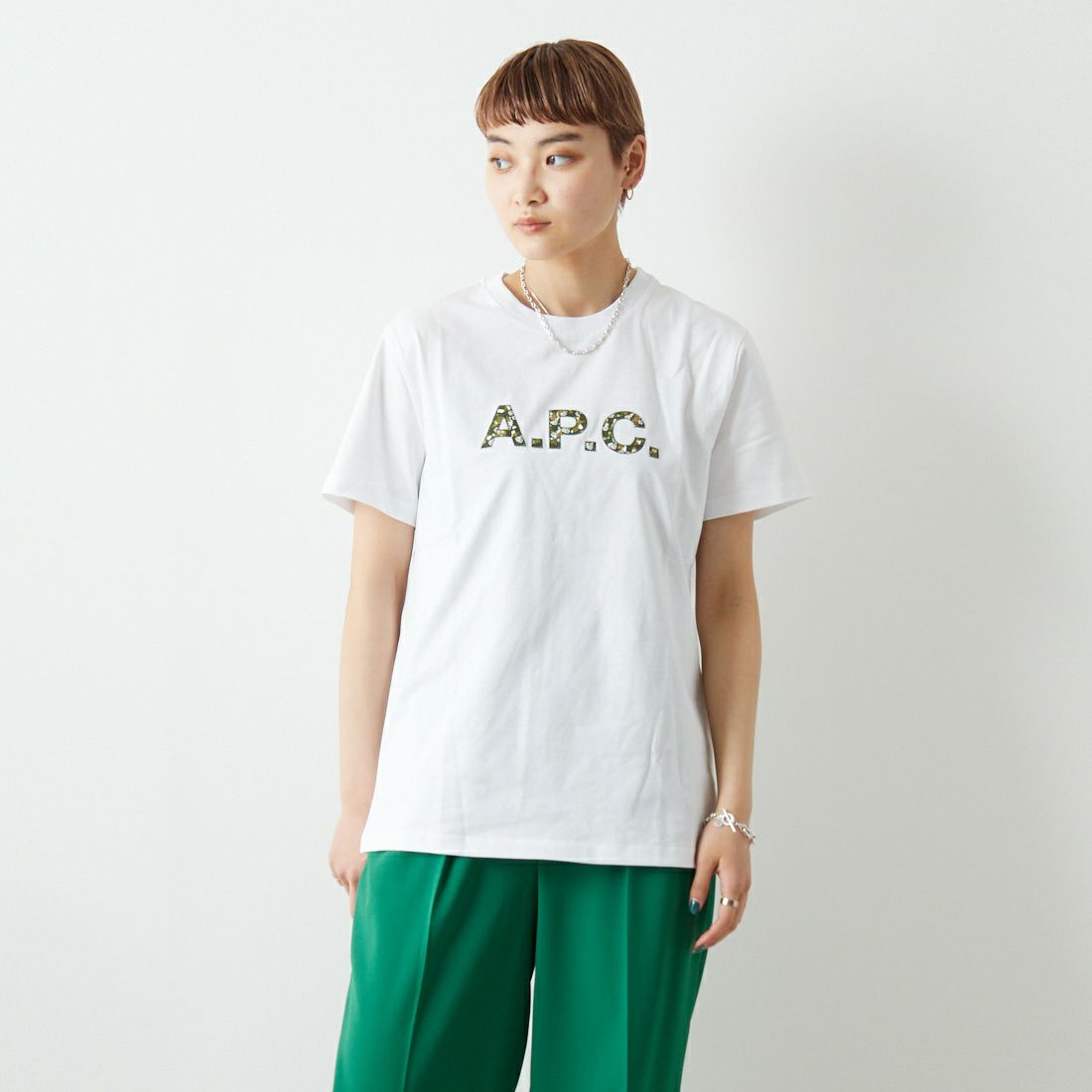 A.P.C. [アー・ペー・セー] カモフラージュロゴTシャツ [T-SHIRT-CAMO] 90 BLANC &&モデル身長：160cm 着用サイズ：XS&&
