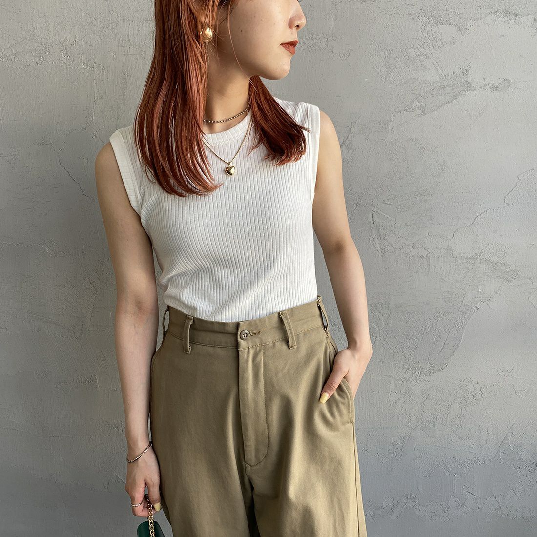 Noir Fabrik [ヌワールファブリック] ノースリーブ リブカットソー [JFS-C053] 01 O.WHITE &&モデル身長：156cm 着用サイズ：F&&