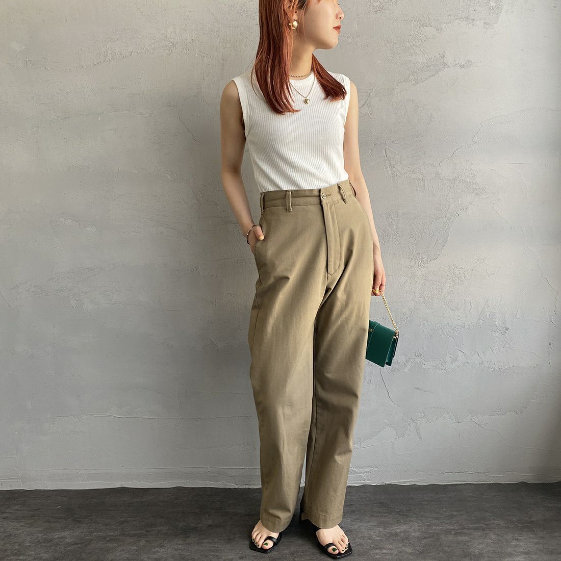 Noir Fabrik [ヌワールファブリック] ノースリーブ リブカットソー [JFS-C053] 01 O.WHITE &&モデル身長：156cm 着用サイズ：F&&
