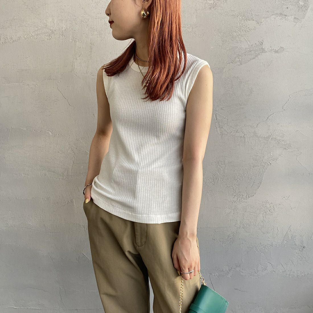 Noir Fabrik [ヌワールファブリック] ノースリーブ リブカットソー [JFS-C053] 01 O.WHITE &&モデル身長：156cm 着用サイズ：F&&