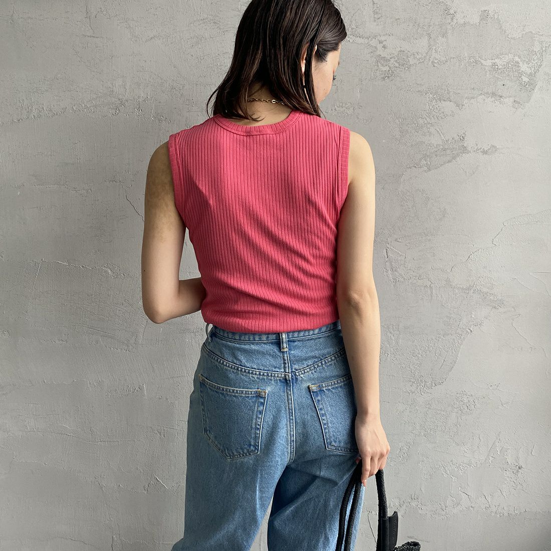 Noir Fabrik [ヌワールファブリック] ノースリーブ リブカットソー [JFS-C053] 32 PINK &&モデル身長：163cm 着用サイズ：F&&