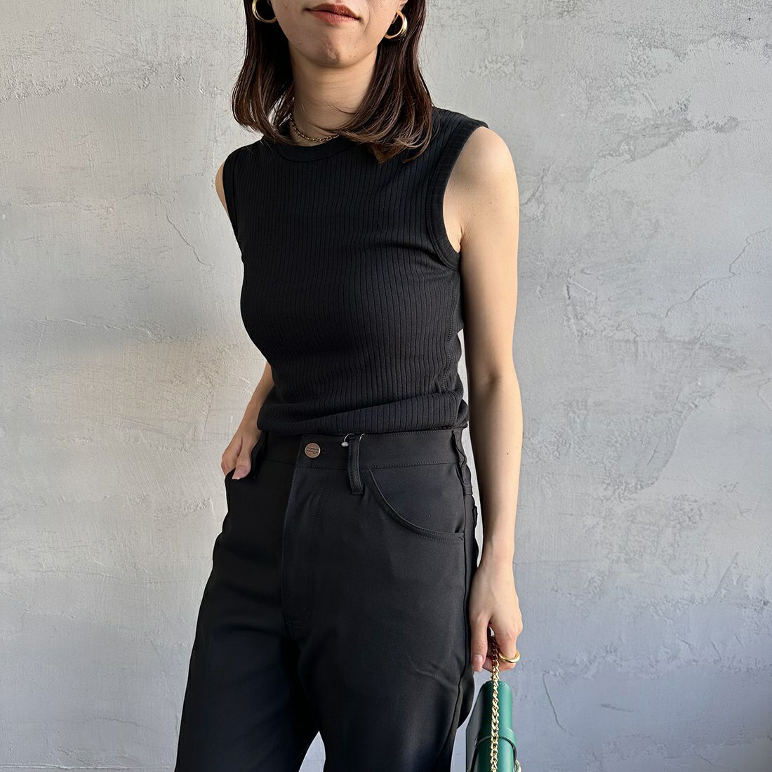 Noir Fabrik [ヌワールファブリック] ノースリーブ リブカットソー [JFS-C053] 04 BLACK &&モデル身長：163cm 着用サイズ：F&&
