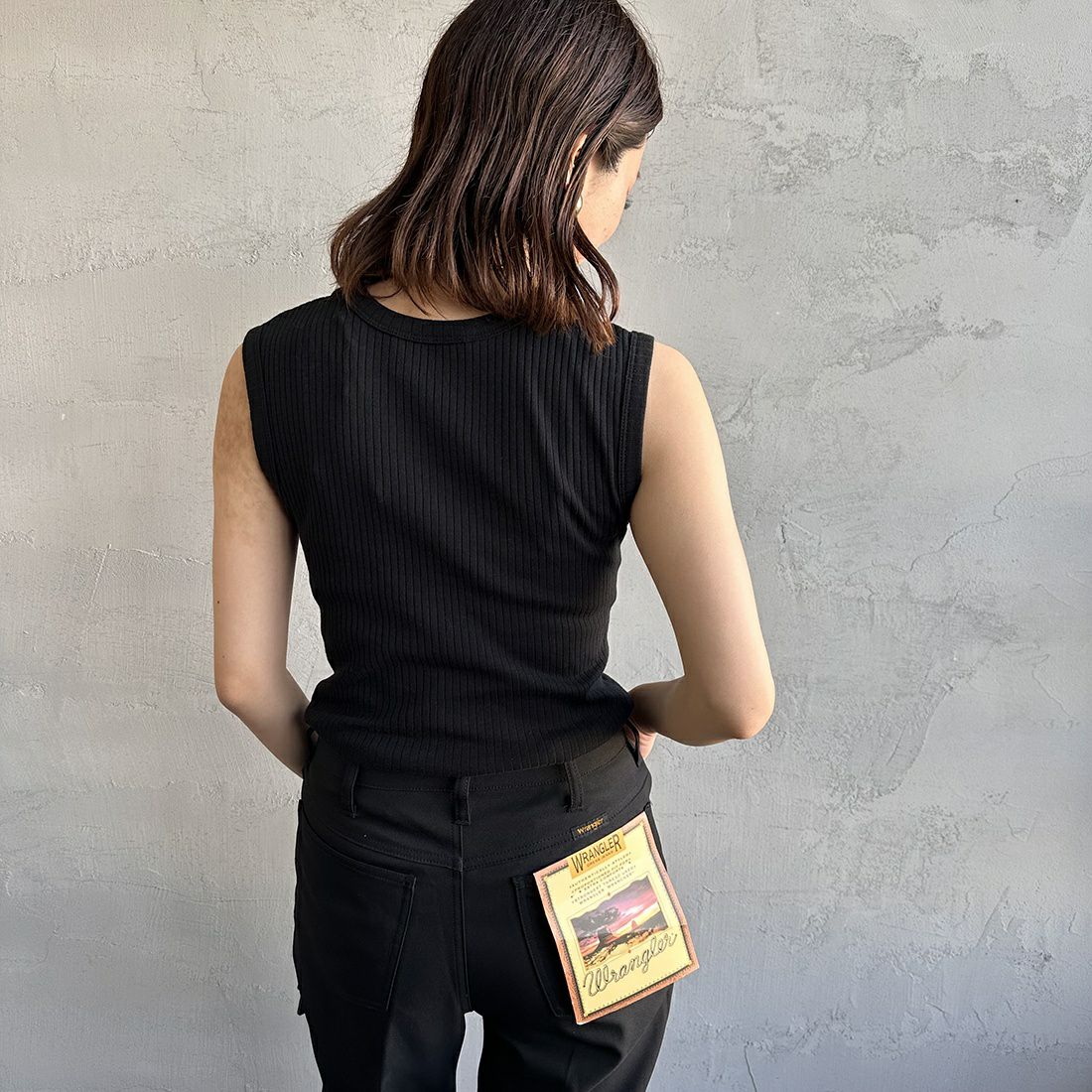 Noir Fabrik [ヌワールファブリック] ノースリーブ リブカットソー [JFS-C053] 04 BLACK &&モデル身長：163cm 着用サイズ：F&&