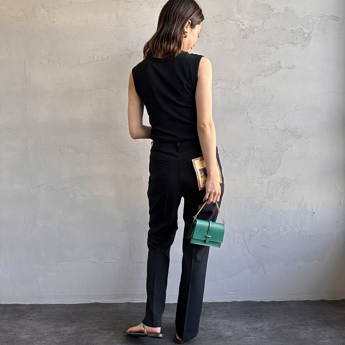 Noir Fabrik [ヌワールファブリック] ノースリーブ リブカットソー [JFS-C053] 04 BLACK &&モデル身長：163cm 着用サイズ：F&&